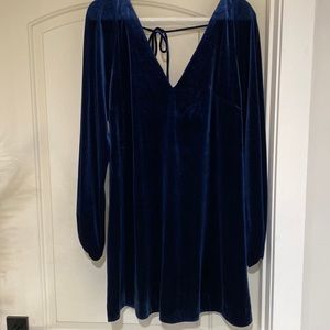 Blue velvet dress with puff sleeves